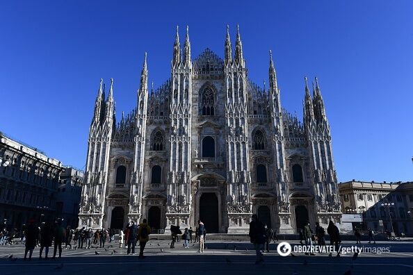 Міланський Дуомо може вмістити 40 тисяч паломників водночас.