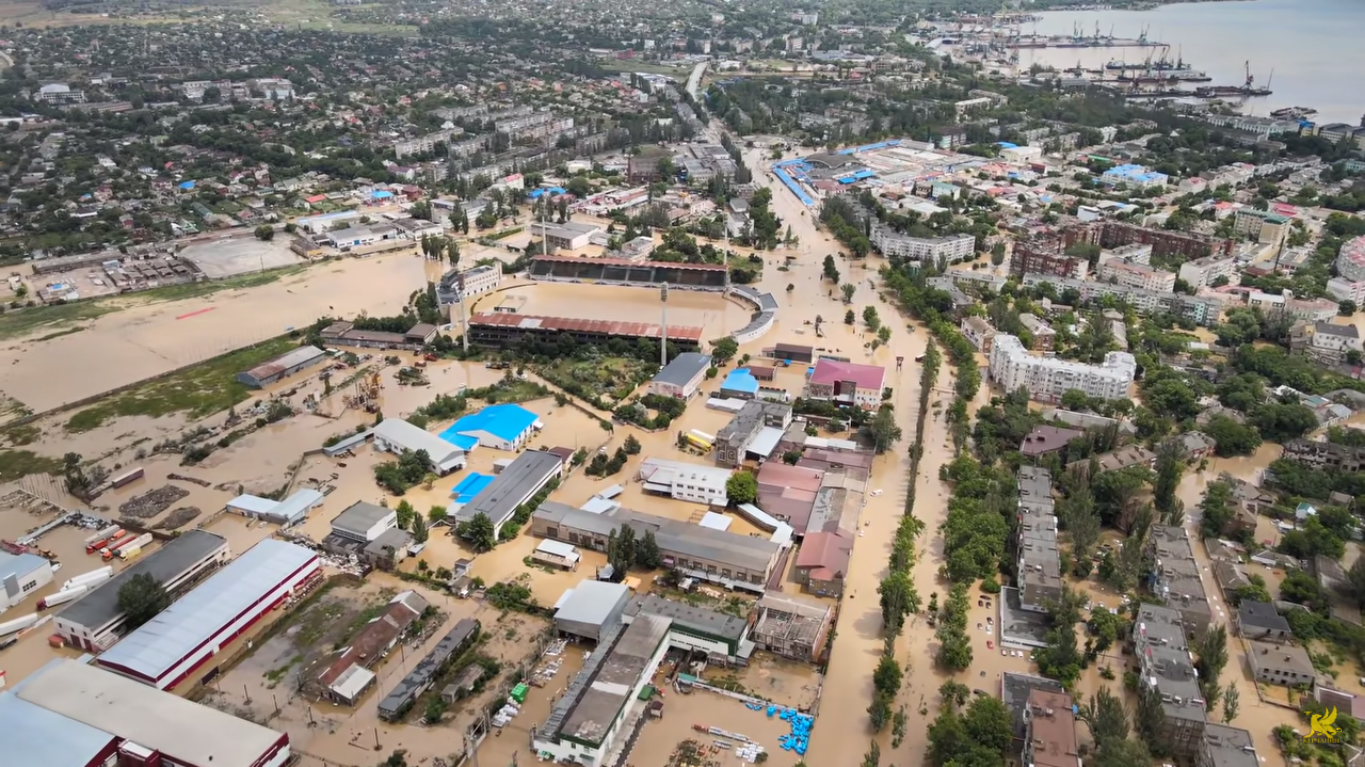 Затоплений стадіон у Керчі