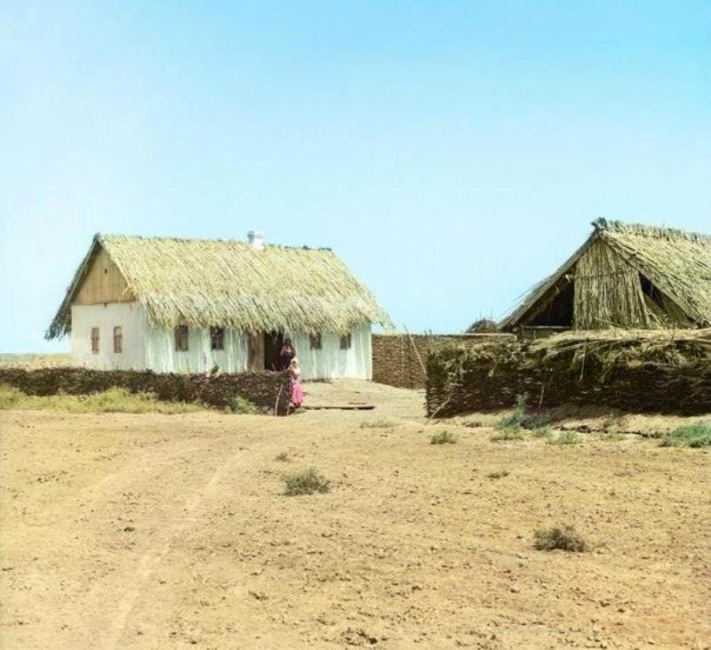 Слобідська Україна. Харківщина. С. Прокудін-Горський. Хата поселенця. Графське Вовчанського повіту Харківської губернії. Приблизно 1905-1911 рр.