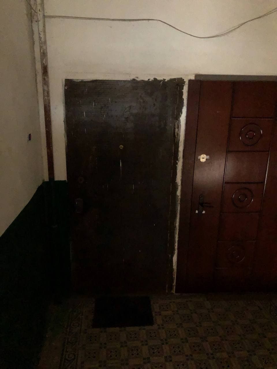 У Тернополі продають квартиру, вхід до якої замурований (фото)