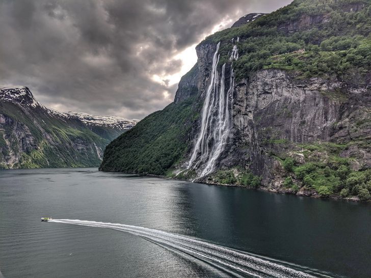 Водопад «Сім сестер» у Норвегії