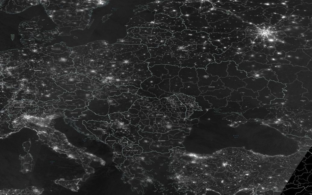 Супутники зафіксували блекаут в Україні: фото з космосу
