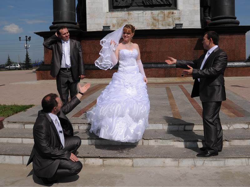Коли фотограф познущався: Найгірші та смішні весільні фото
