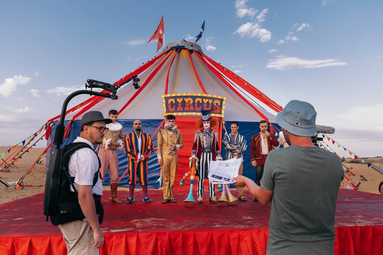 "Антитіла" побудували циркове містечко в пустелі
