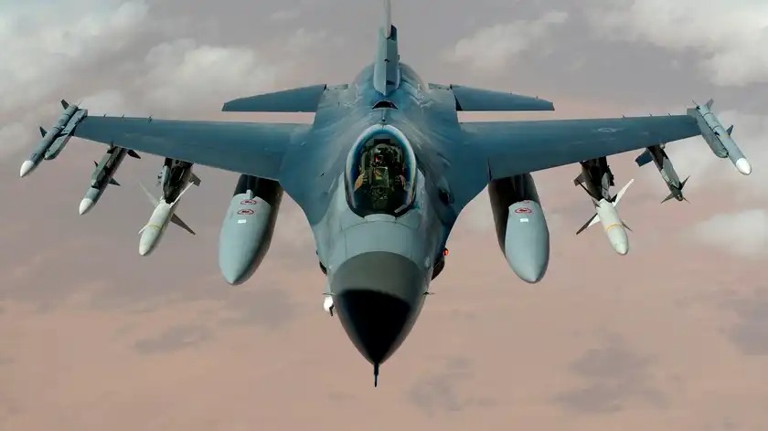 Пів століття слави у небі: чому F-16 – один з найкращих винищувачів ...