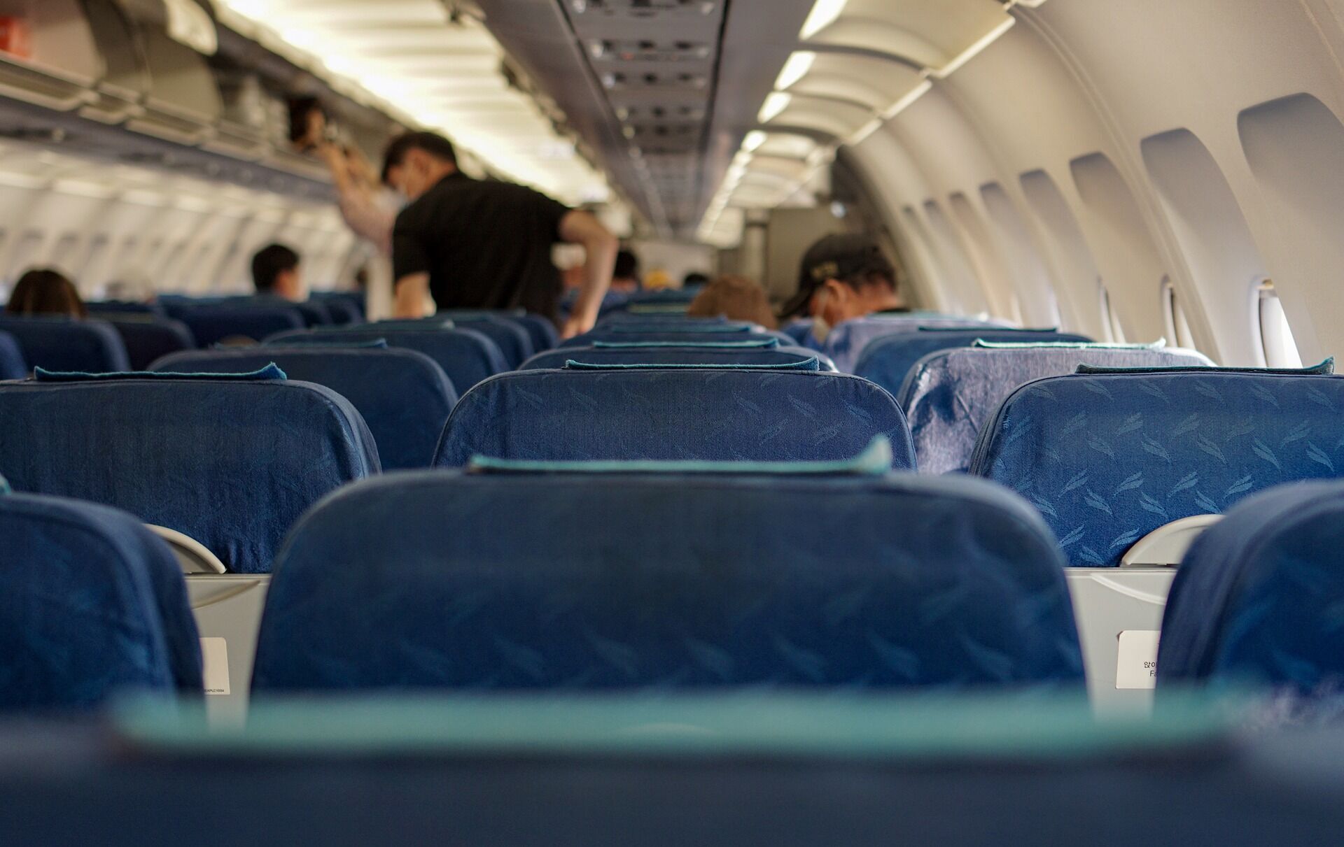 На рейсах SkyUp розмір ручної поклажі залежить до вартості вашого квитка і обраного тарифу