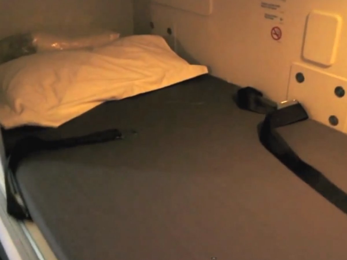 Як виглядає таємна кімната в пасажирських Боїнгах і для чого вона потрібна - 12