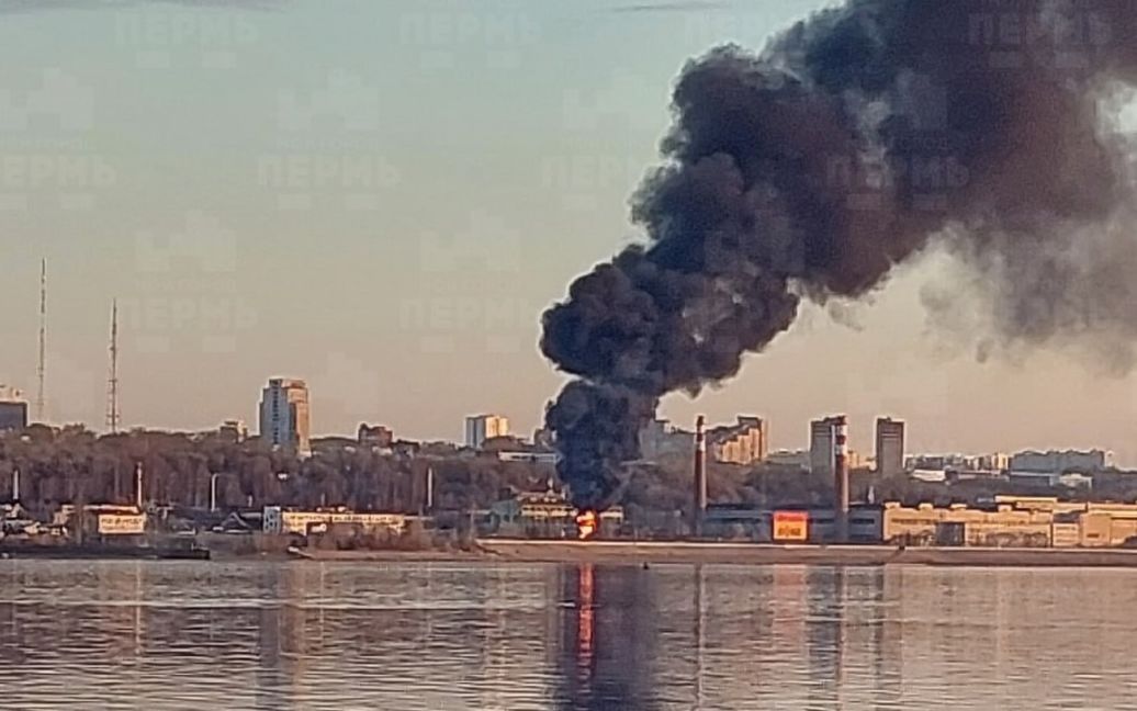 У Пермі сталася пожежа на території оборонного підприємства “Мотовіліхінські заводи” / © Telegram / Мой город Пермь