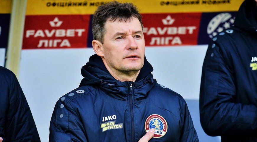 Тренер "Львова" отримав жовту картку за прохання розмовляти українською