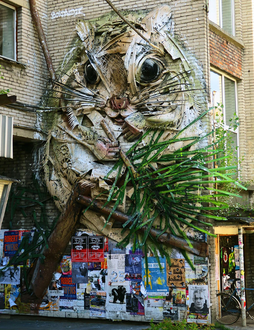 Португалець перетворює купи сміття у круті скульптури тварин